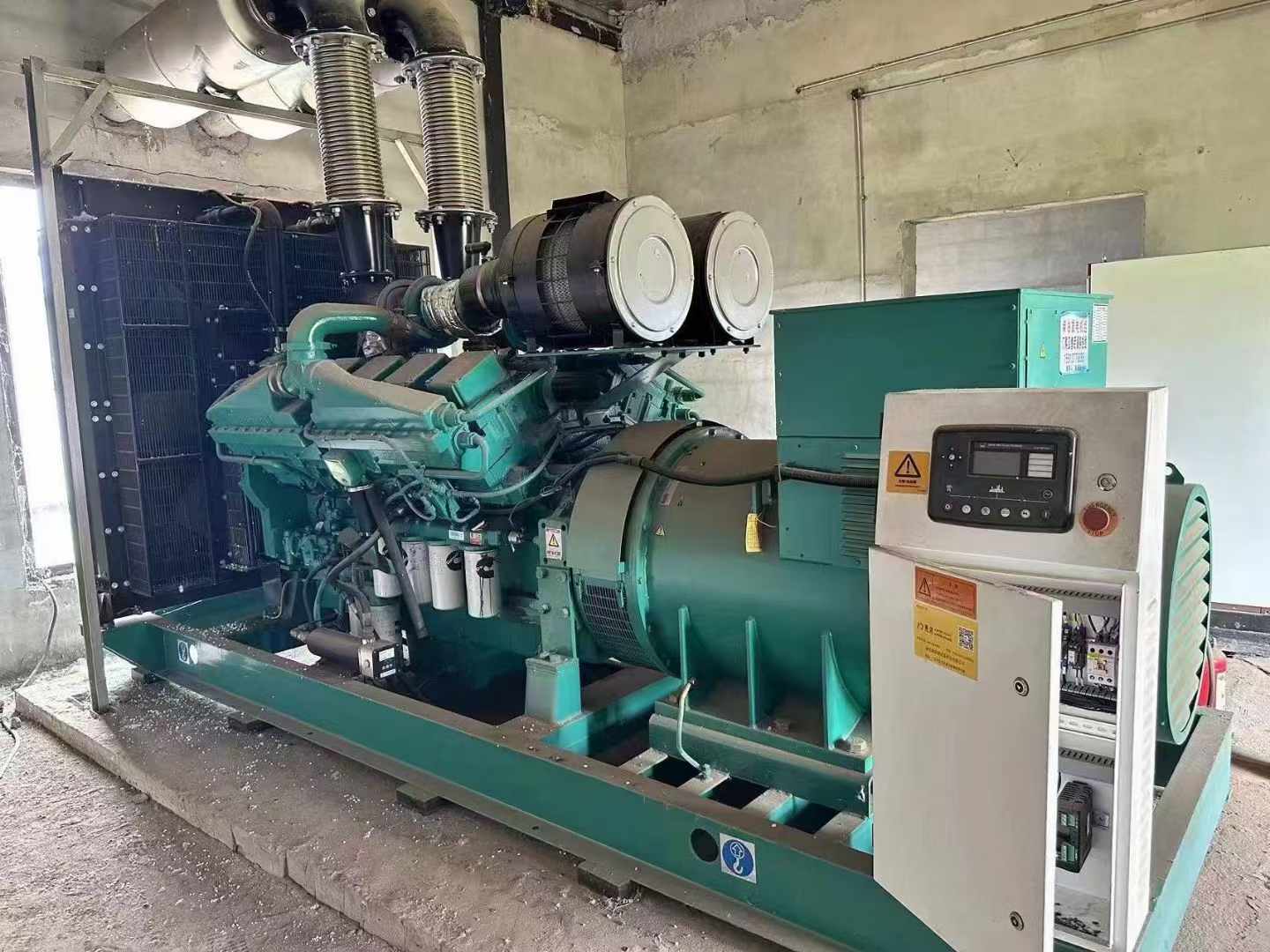 洪洞无功补偿装置的性能评估需要考虑哪些因素？