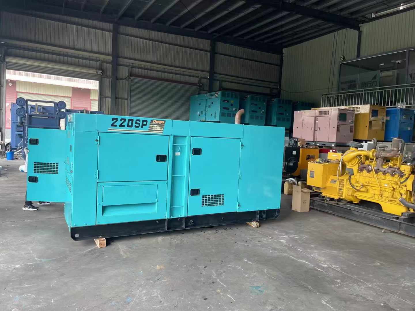 洪洞柴油发电机组长期不间断运行时，如何监控其温度和压力？