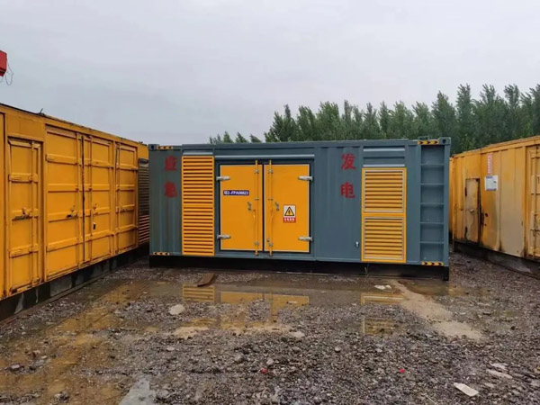 洪洞柴油发电机如何判断干式空气滤清器是否需要更换？